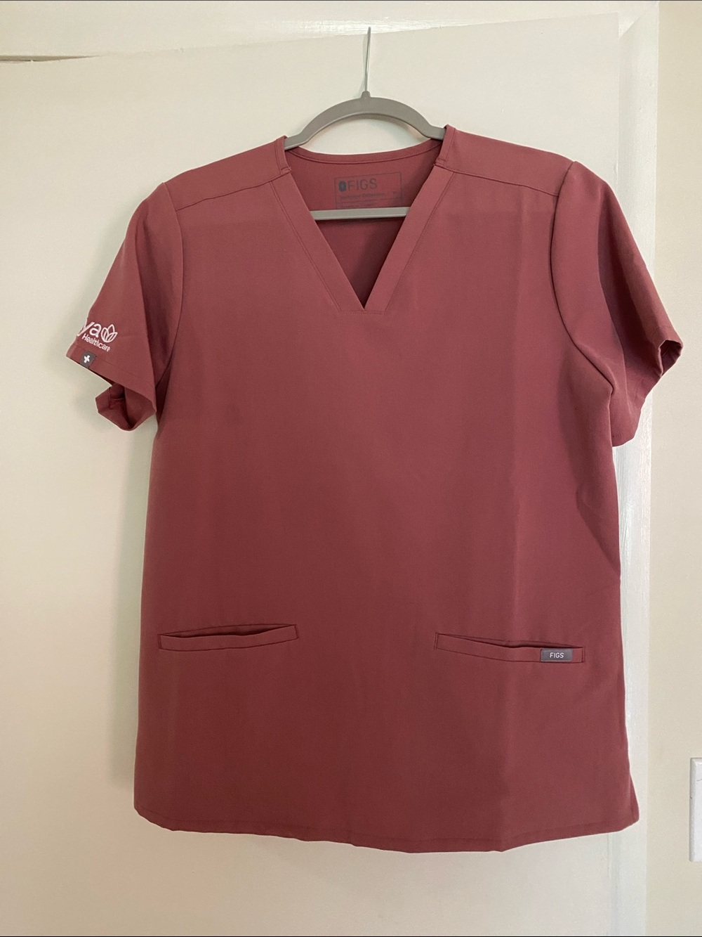 Figs Women's Short Sleeve V-Neck Scrub Top in Rosewood